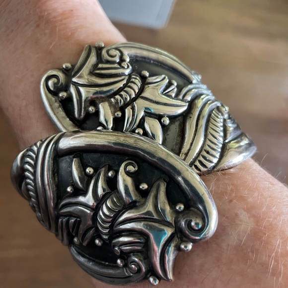 Vintage sterling silver hinged artisan bracelet Aztec Inca UNIQUE comfortable - Picture 2 of 9